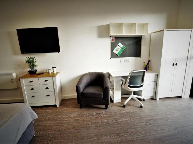 Studio 16, St Marks Court, 12 14 St. Studio to rent £715 pcm £165 pw