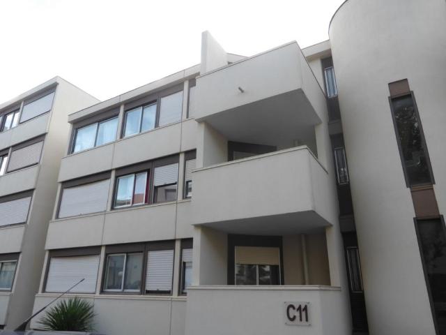 Studio 18.9 m², kitchenette équipée, avec balcon