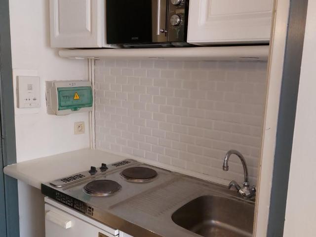 Studio 18 m² Avenue Pierre et Marie Curie à Ixelles