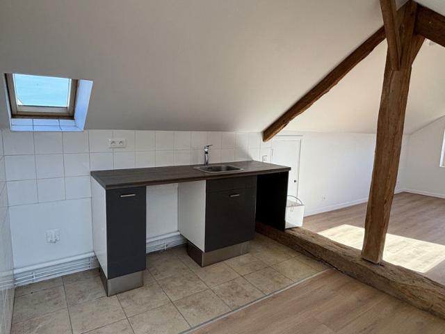 Studio 18m2 28 m2 au sol St Martin des Champs 78790