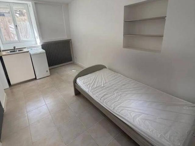 Studio / 18m² / Longjumeau RER C