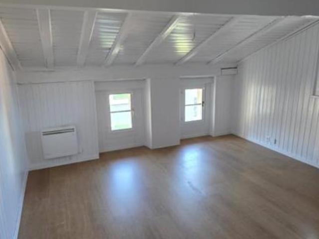 Studio,1,28