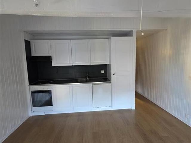 Studio,1,28