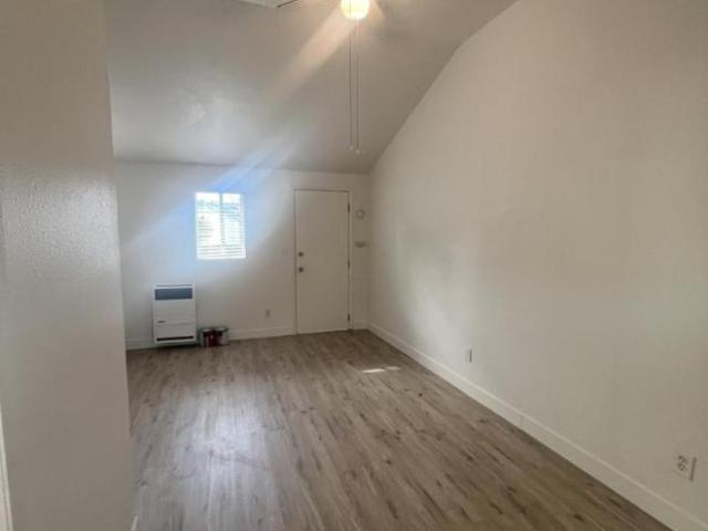 Studio, 1 bath, Apartment 936 S Pacific St
