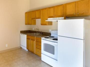 Studio, 1 bath, Apartment 1 Juniper Drive