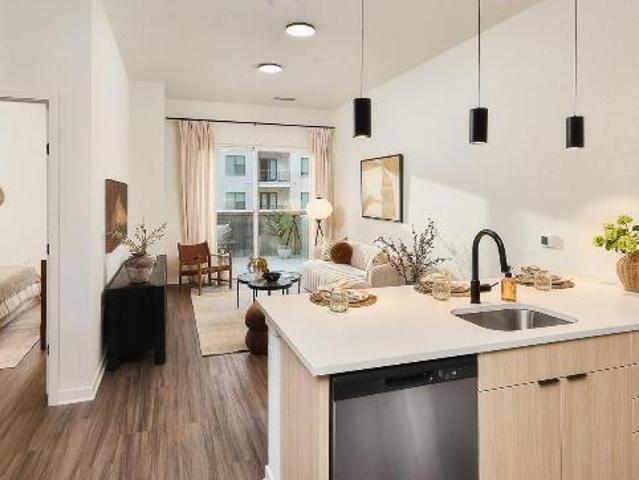 Studio, 1 bath, Apartment 225 E Cimarron Street
