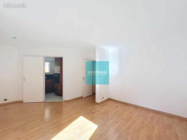 Studio 1 pièce 40 m²