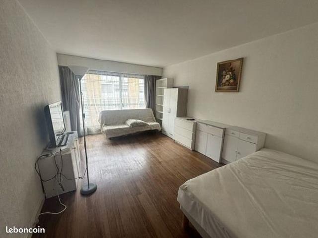 Studio 1 pièce 40 m²