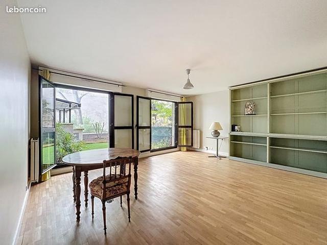 Studio 1 pièce 51 m²