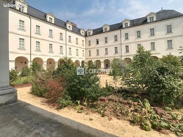 Studio 1 pièce 52 m²