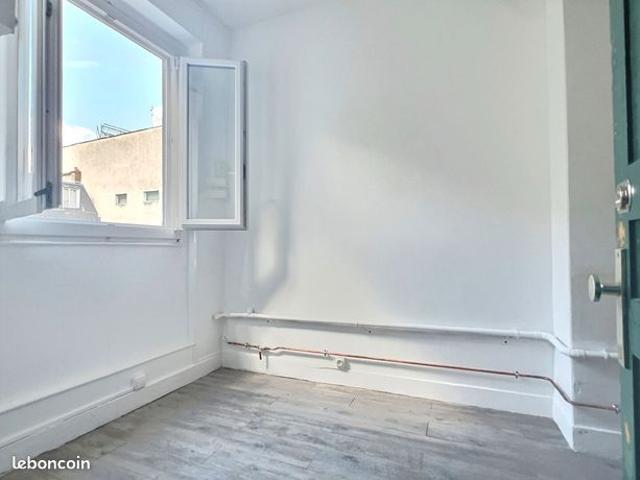 Studio 1 pièce 9 m²