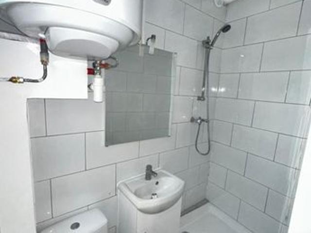 Studio 1 pièce 14 m²