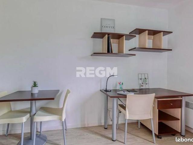 Studio 1 pièce 19 m²