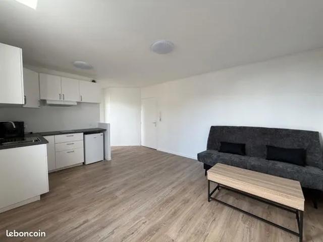 Studio 1 pièce 27 m²