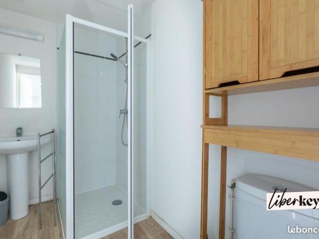 Studio 1 pièce 27 m²