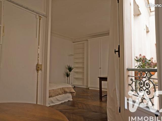 Studio 1 pièce 27 m²
