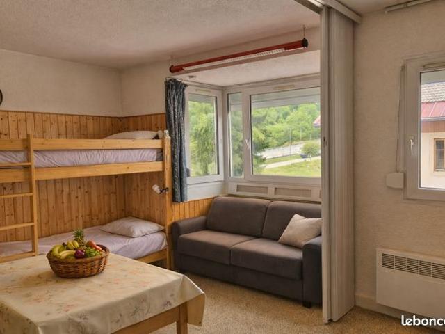 Studio 1 pièce 27 m²