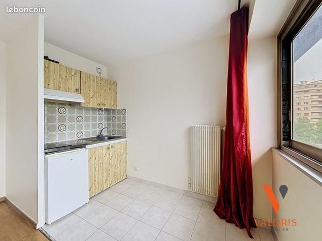 Studio 1 pièce 27 m²