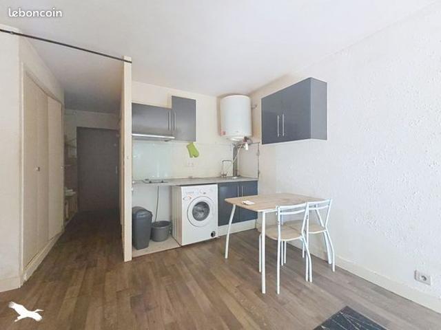 Studio 1 pièce 27 m²