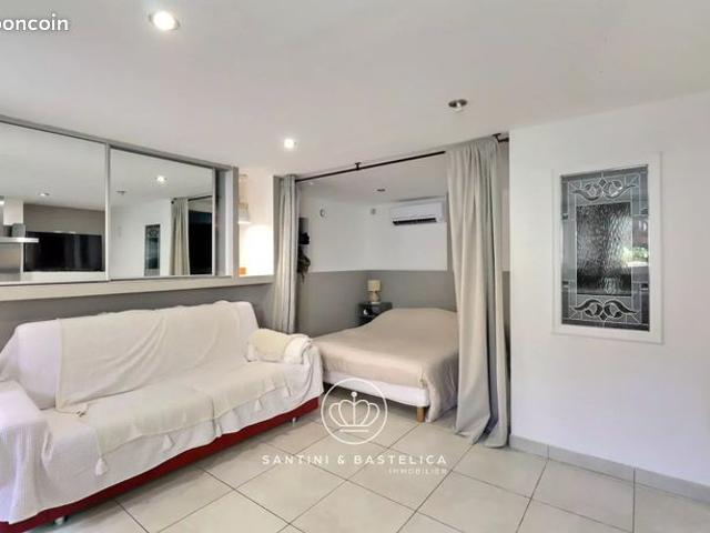 Studio 1 pièce 24 m²