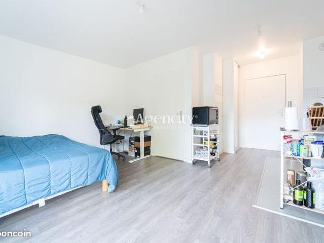Studio 1 pièce 25 m²