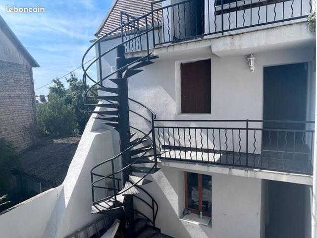 Studio 1 pièce 25 m²