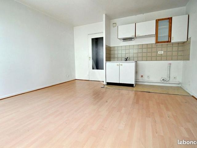 Studio 1 pièce 25 m²