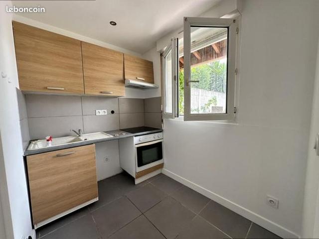 Studio 1 pièce 25 m²