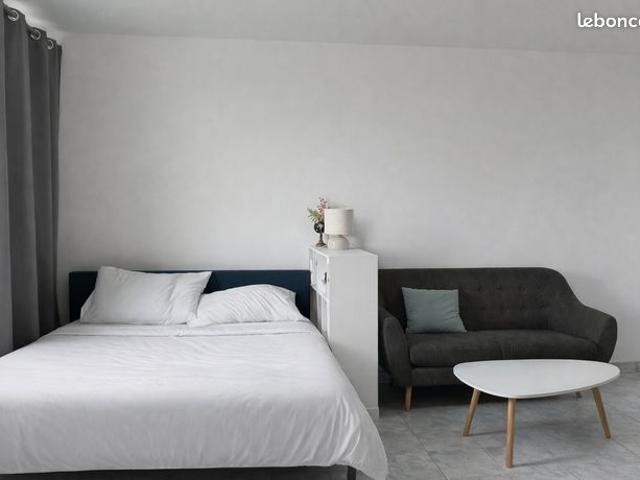 Studio 1 pièce 25 m²