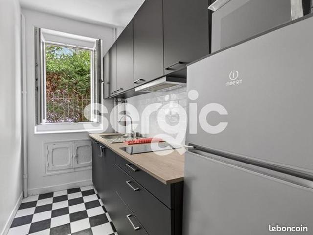 Studio 1 pièce 25 m²