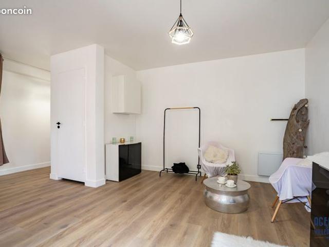 Studio 1 pièce 28 m²