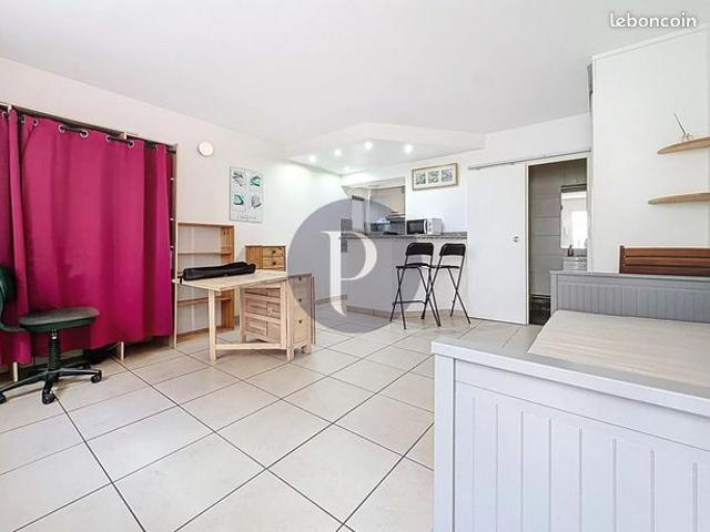 Studio 1 pièce 28 m²