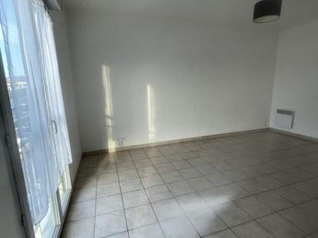 Studio 1 pièce 28 m²