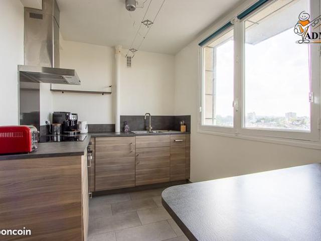 Studio 1 pièce 28 m²