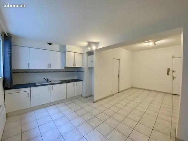 Studio 1 pièce 29 m²