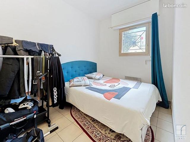 Studio 1 pièce 33 m²