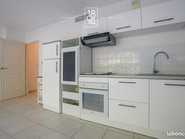 Studio 1 pièce 33 m²