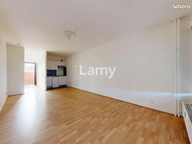 Studio 1 pièce 30 m²
