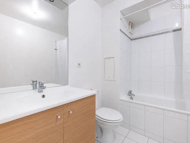 Studio 1 pièce 32 m²
