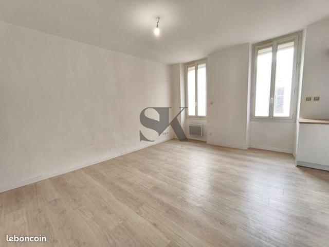 Studio 1 pièce 32 m²