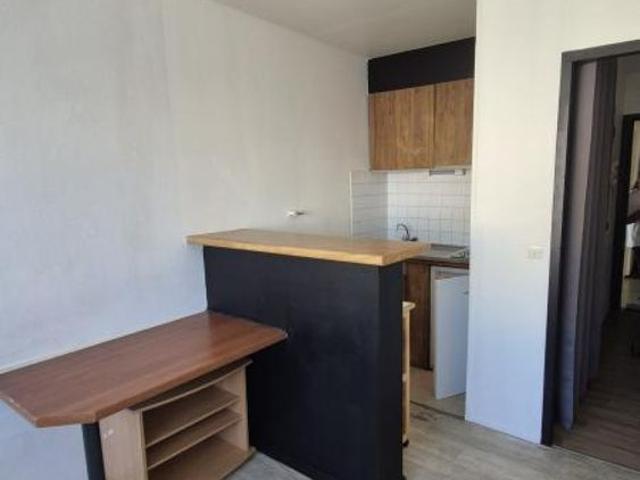 Studio 1 pièce s 16 m²