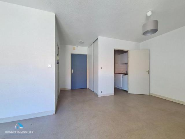 Studio 1 pièce s 32 m²