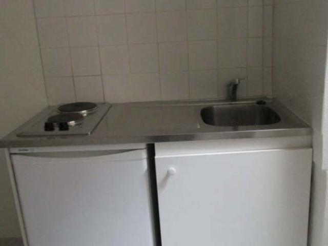 STUDIO 1 PLACE ARISTIDE BRIAND LYON 3
