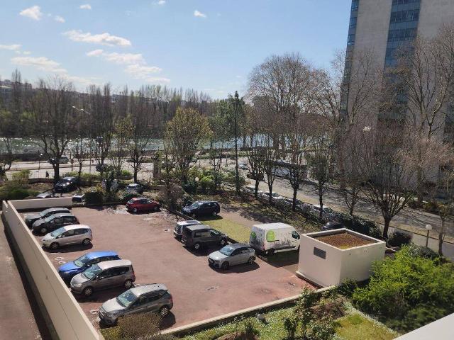Studio 20 m2 Balcon vue sur Seine Libre de suite