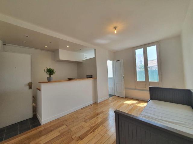 Studio 20M2 à proximité de la seine et du RER