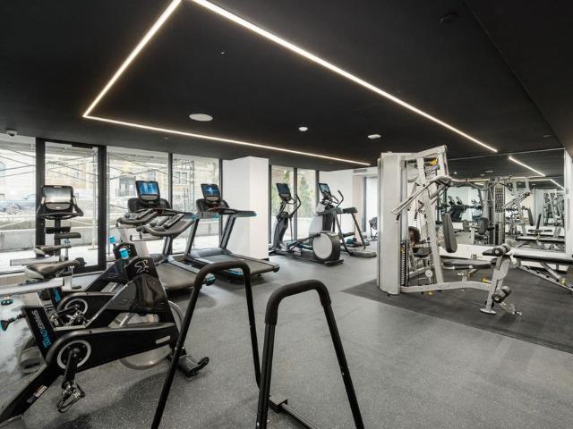 Studio 2100 Boulevard De Maisonneuve West, Montréal