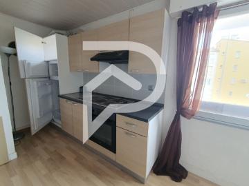 STUDIO AVEC COIN NUIT PETITE VUE MER PISCINE À 200 M DE LA PLAGE CAP D'AGDE LA CONQUE