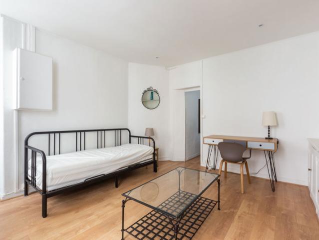 Studio 22 m² – 1er étage sur cour – Quartier Sorbonne, métro Cluny La Sorbonne