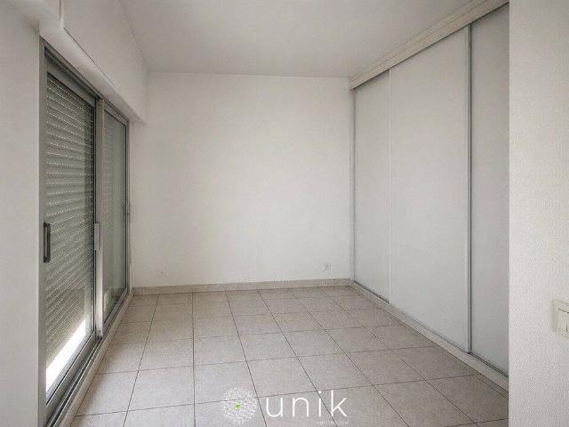 STUDIO 23,82m² + BALCON ECUSSON