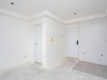 Studio 23m² ANDAR ALTO com Sacada em Condomínio Clube no Centro